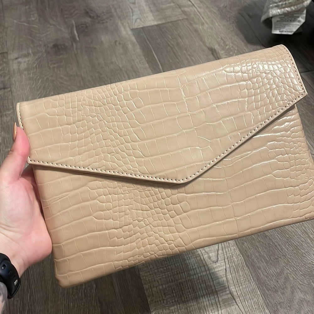 Lulus envelope clutch